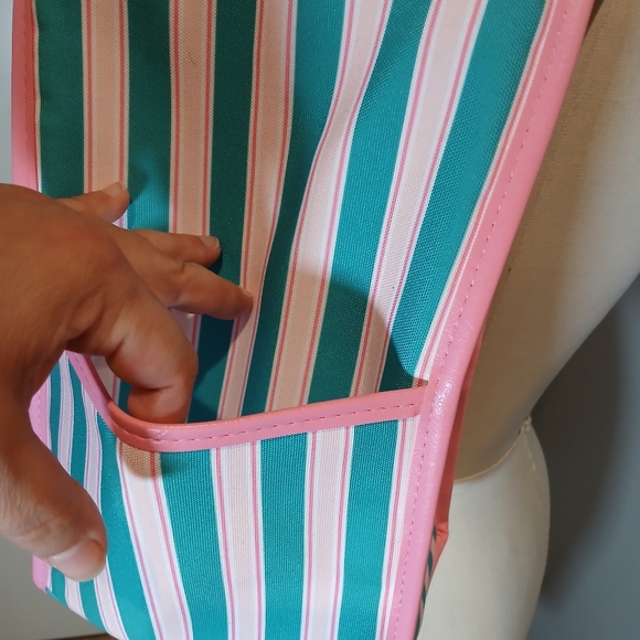 NWOT Ollie & Olivia Pink and Teal Striped Insulated Bag - Picture 4 of 9